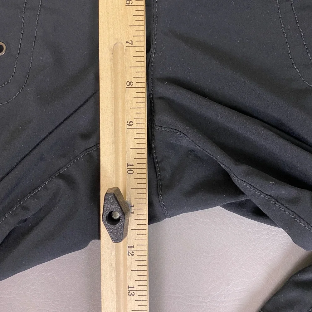 Athleta Hiking Cargo Shorts Women's Size 10‎ Gray Style Outdoor Utility *Flaw*